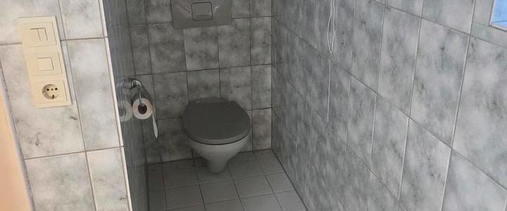 Hallo, ich habe eine Drei-Poke-Wohnung im Erdgeschoss zu mieten - Photo 1