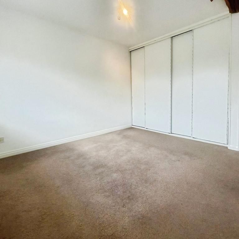 1 bedroom semi-detached house to rent - Photo 1