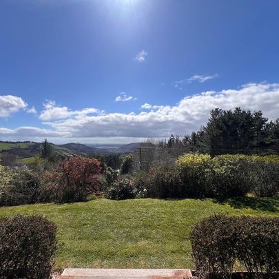 Views, Space and Comfort! - Photo 1
