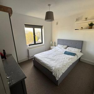 House share to rent - Photo 2