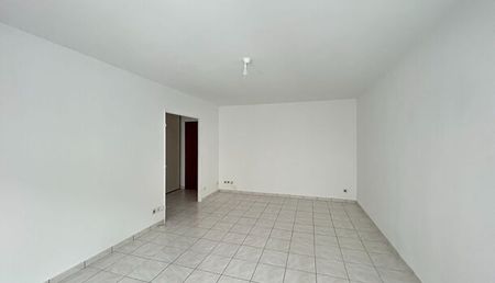 Appartement 2 pièces 47m2 REIMS 610 euros - Photo 2