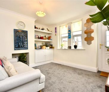 3 bedroom end of terrace house to rent - Photo 1