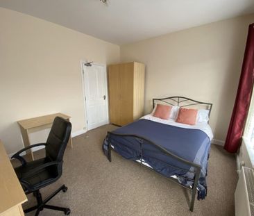 4 bedroom terraced house to rent - Photo 3