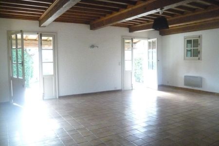 ROGNONAS - Villa R+1 avec terrasse, garage, jardin., - Photo 4