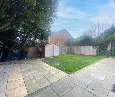 Terraced house to rent - Photo 6