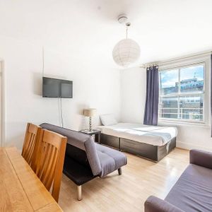 Studio to rent - Photo 2