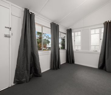 Spacious Character-Filled Apartment in a Peaceful Greenslopes Setting - Photo 1