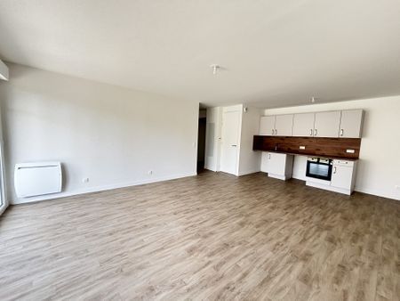 Location Appartement 3 pièces 70m² CHOISY AU BAC 60750 - Photo 2