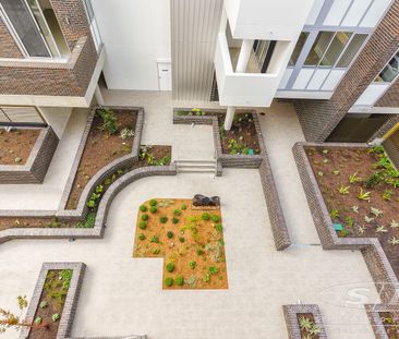 Great Location, Luxury Living - Photo 4