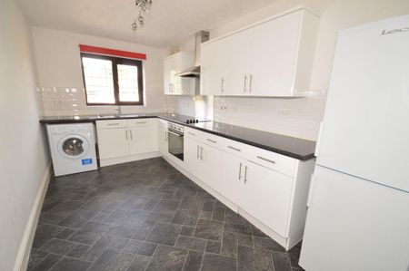 2 bedroom flat to rent - Photo 4