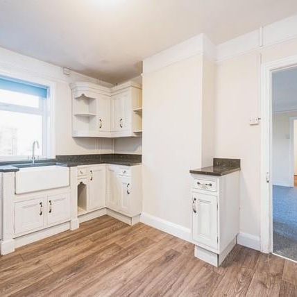 3 bedroom detached bungalow to rent - Photo 1