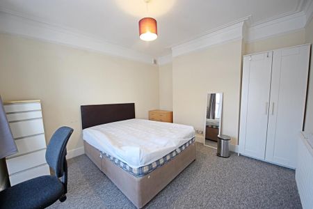 4 bedroom detached house to rent - Photo 5