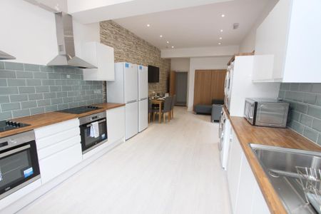 7 bedroom terraced house to rent - Photo 3