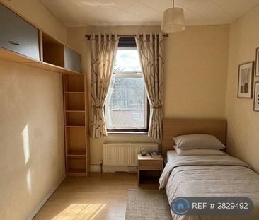 4 bedroom terraced house to rent - Photo 4