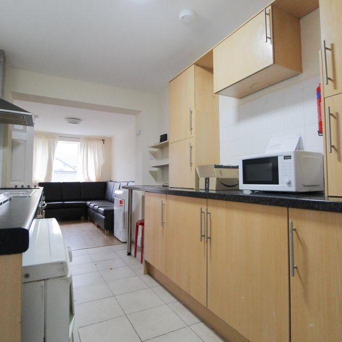 1 bedroom in a house share to rent - Photo 1