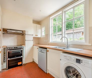 3 bedroom semi-detached house to rent - Photo 5