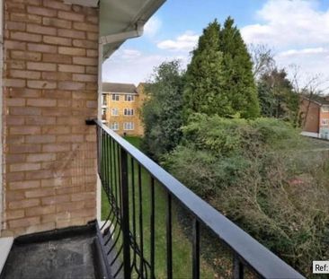 3 bedroom flat to rent - Photo 2