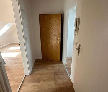 Helle Dachgeschoss-Wohnung sucht neuen Mieter! - Foto 6