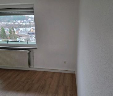 Komplett renovierte 3-ZKB+ Balkon + Kellerabteil - Photo 6