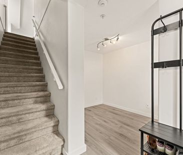 220 10th Street town house — New Westminster, BC (2-Bedroom) - 2 Be... - Photo 3