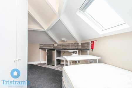 1 bed Studio for Rent - Photo 2