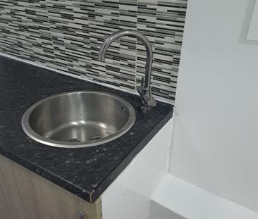 Smith Street, Surbiton KT5, London - Photo 2