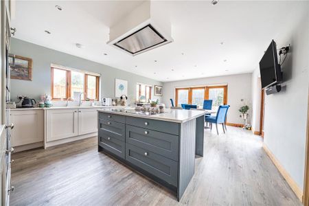 5 bedroom detached house to rent - Photo 5