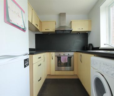 Lonsdale Court, Lonsdale Terrace, Newcastle Upon Tyne - Photo 2