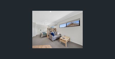 MODERN, FULLY FURNISHED STUDIO APARTMENT - Photo 4