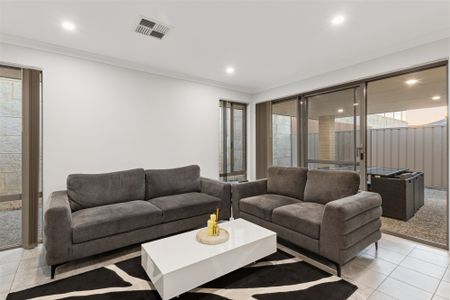 IDEAL FAMILY HOME (AVAILABLE FROM 5TH DECEMBER) - Photo 4