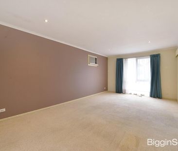 Spacious two-bedroom unit close to Nunawading Station! - Photo 1
