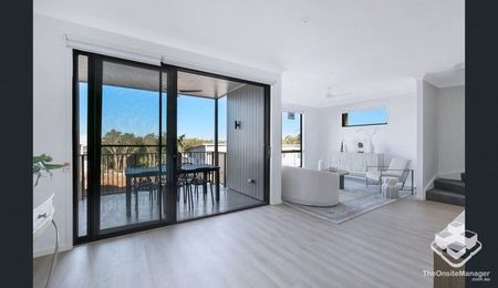 NEW TOWNHOUSE IN MANLY WEST - Photo 4