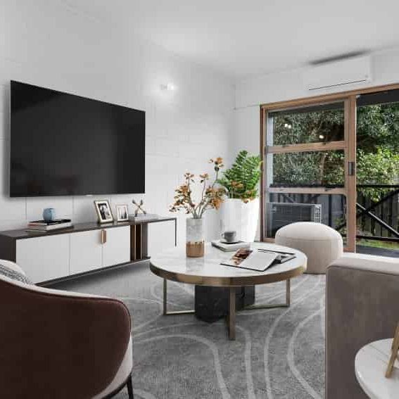 Spacious 2 Bedroom Unit Fresh, Sunny & Move In Ready - Photo 1