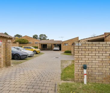 Spacious Villa Conveniently Located - Photo 5