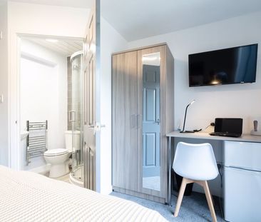 ROOM @ 3 Daddlebrook Hollinswood, Telford - Photo 6