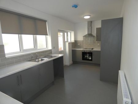 4 bedroom property to rent - Photo 3