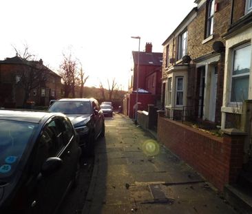 3 bedroom flat to rent - Photo 5