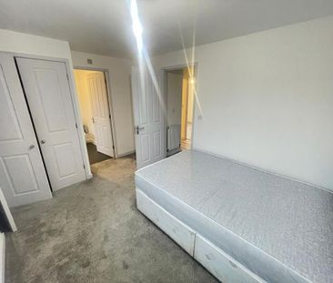 3 bedroom semi-detached house to rent - Photo 4