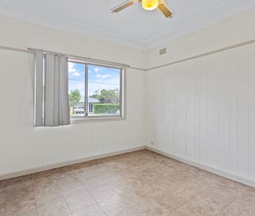 32 Castlereagh Street, Riverstone NSW 2765 - House For Rent | Domain - Photo 4