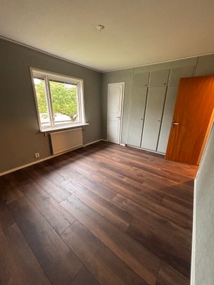 Södergatan, Heby - Photo 1