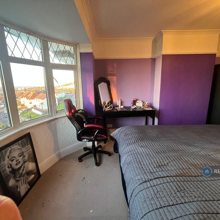 1 bedroom in a house share to rent - Photo 1