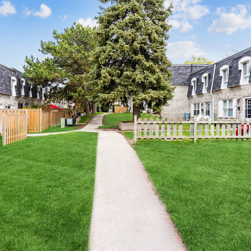 Bloor Dixie Townhomes - Townhouse (3 bedroom) - Photo 1