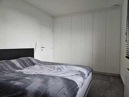 Appartement met 2/3 slaapkamers, terras en 2 staanplaatsen - Foto 4