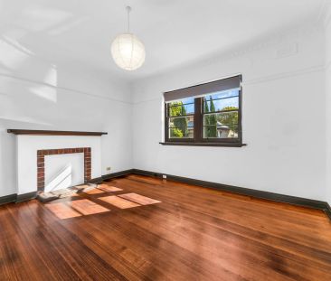Stylish Art Deco Living – Fully Renovated Windsor Gem - Photo 3