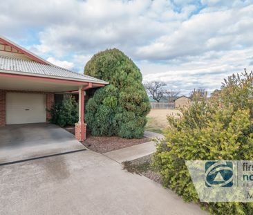 QUALITY CENTRAL FURNISHED VILLA - Photo 6