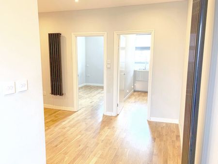 1 Bed Flat, High Street, CR7 - Photo 2