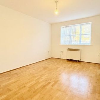 Enfield Lock, EN3, Property for rent - Photo 1