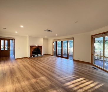 3 Bedroom Home close to schools - Photo 2