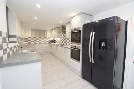 6 bedroom house to rent - Photo 5