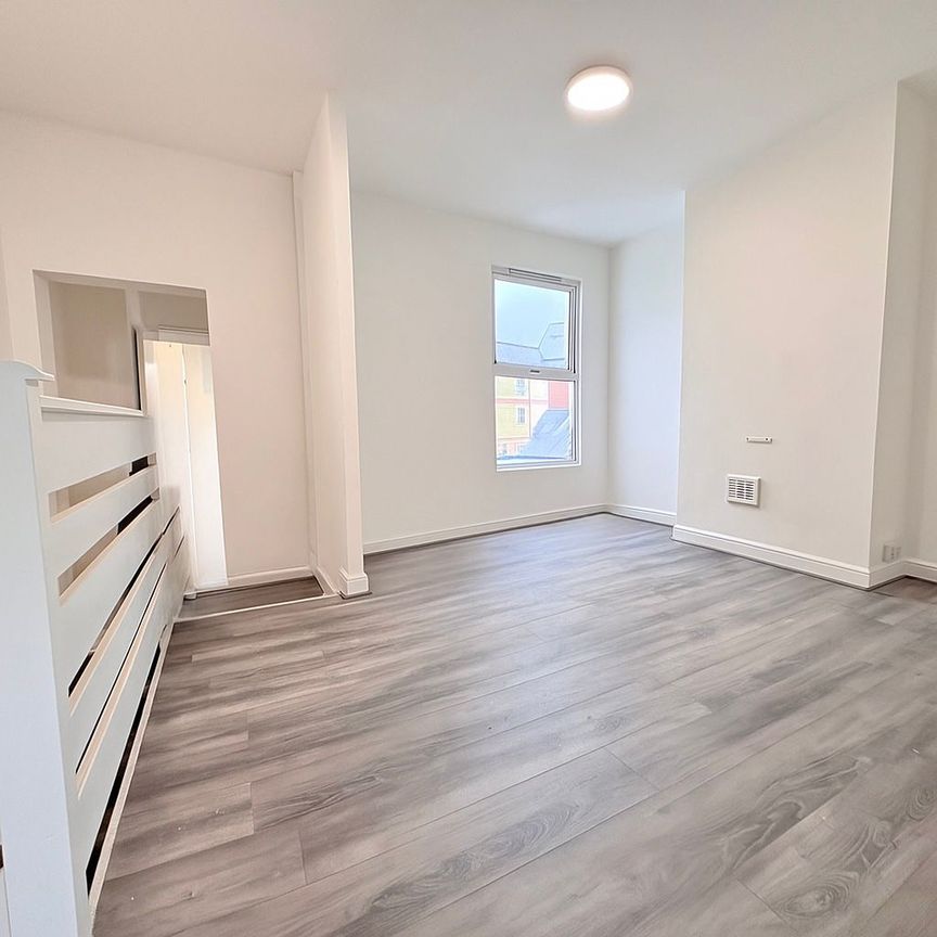 Warwick Road, West Drayton, UB7 9BT - Photo 1